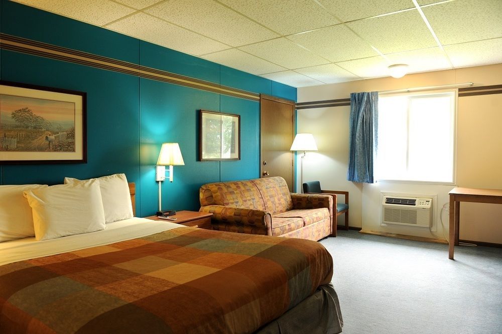 Americas Best Value Inn Story City Экстерьер фото