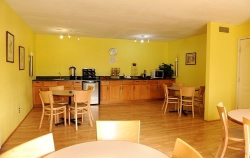 Americas Best Value Inn Story City Экстерьер фото